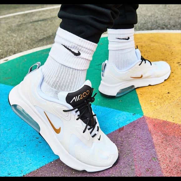 nike air max 200 metallic